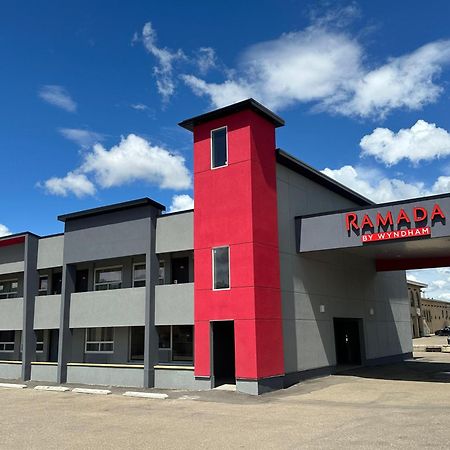 Ramada By Wyndham Medicine Hat Zewnętrze zdjęcie